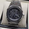 Audemars Piguet — esfera abierta negra y brazalete plateado