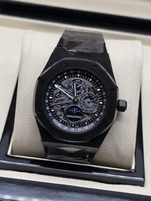 Audemars Piguet — esfera abierta negra y brazalete negro