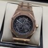 Audemars Piguet — esfera abierta negra y brazalete rosado