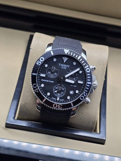 Tissot — esfera negra con subesferas y bisel negro