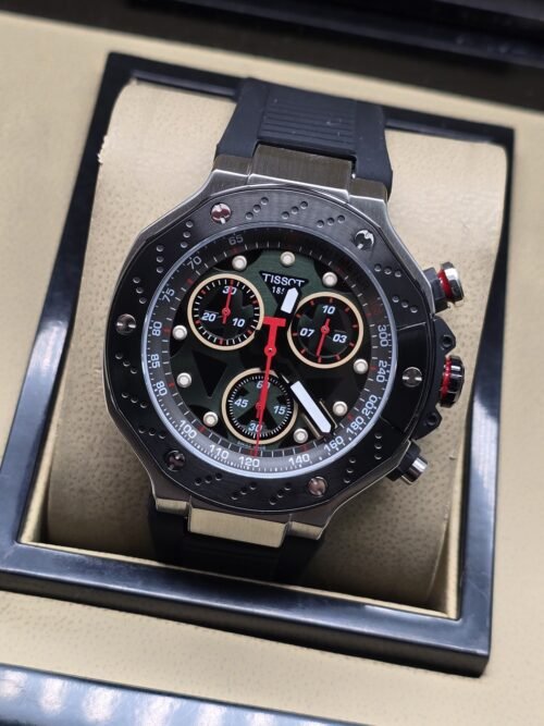 Tissot — esfera negra con detalles rojos y correa negra