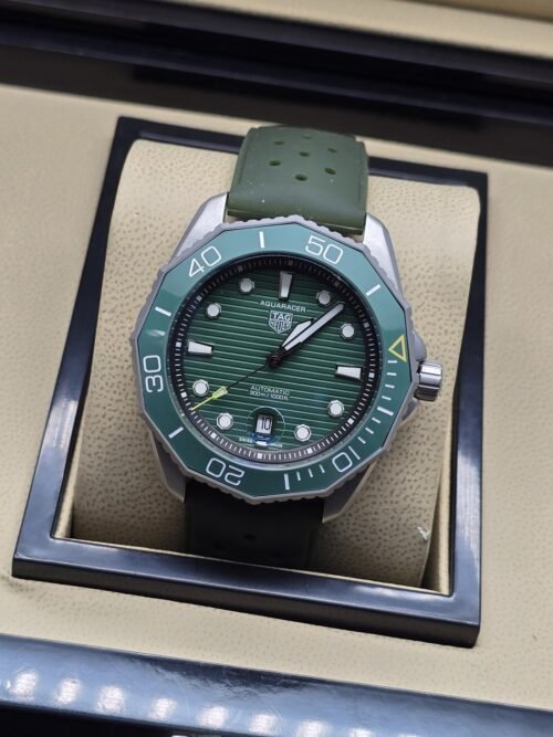TAG Heuer — esfera verde y correa verde