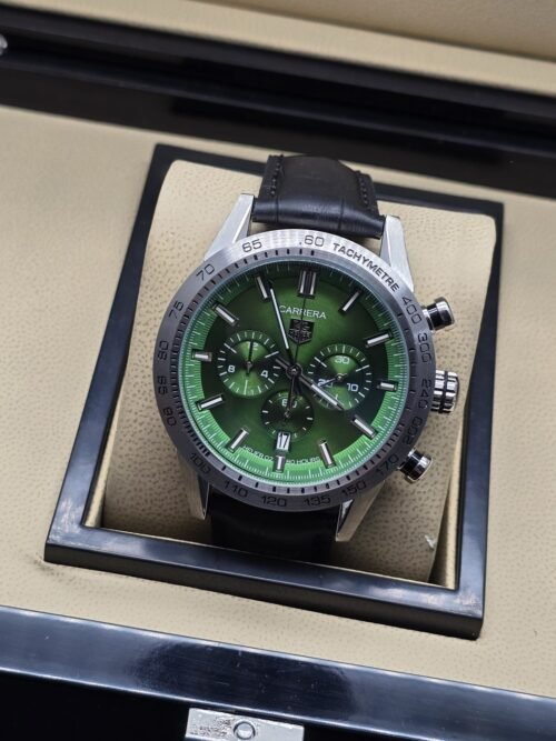 TAG Heuer — esfera verde con subesferas y correa negra