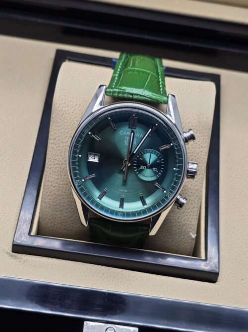 TAG Heuer — esfera verde degradada y correa verde