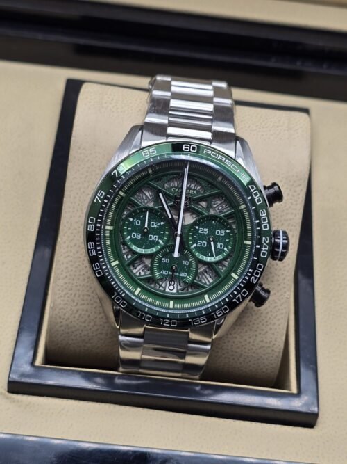 TAG Heuer — esfera verde con subesferas y brazalete plateado