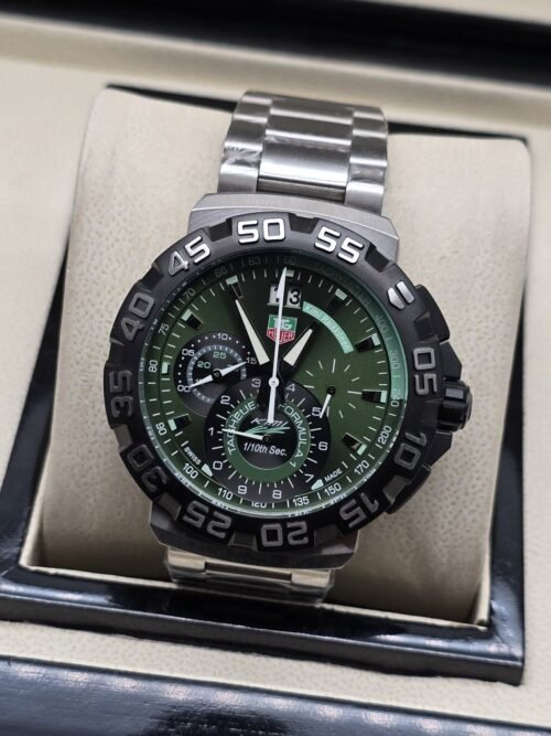 TAG Heuer — esfera verde con subesferas y bisel negro