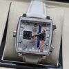 TAG Heuer — caja cuadrada, esfera blanca con franjas de color y correa blanca