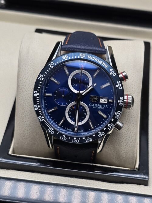 TAG Heuer — esfera azul con dos subesferas y correa negra