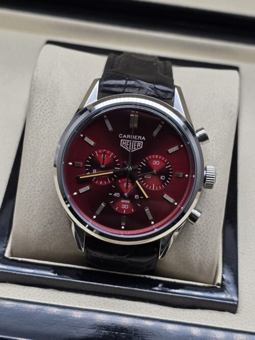 TAG Heuer — esfera roja con subesferas y correa negra