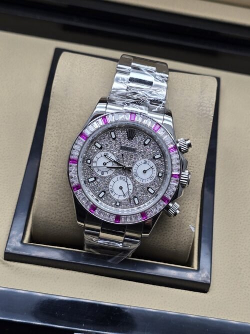 Rolex — esfera plateada brillante con bisel rosa y violeta, brazalete plateado