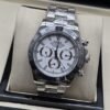 Rolex — esfera blanca con subesferas y bisel plateado