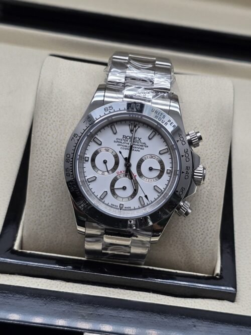 Rolex — esfera blanca con subesferas y bisel plateado
