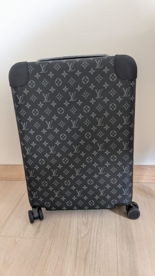 Louis Vuitton — maleta de monograma gris y detalles negros