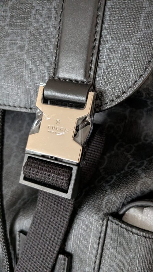 Gucci — Morral monograma gris