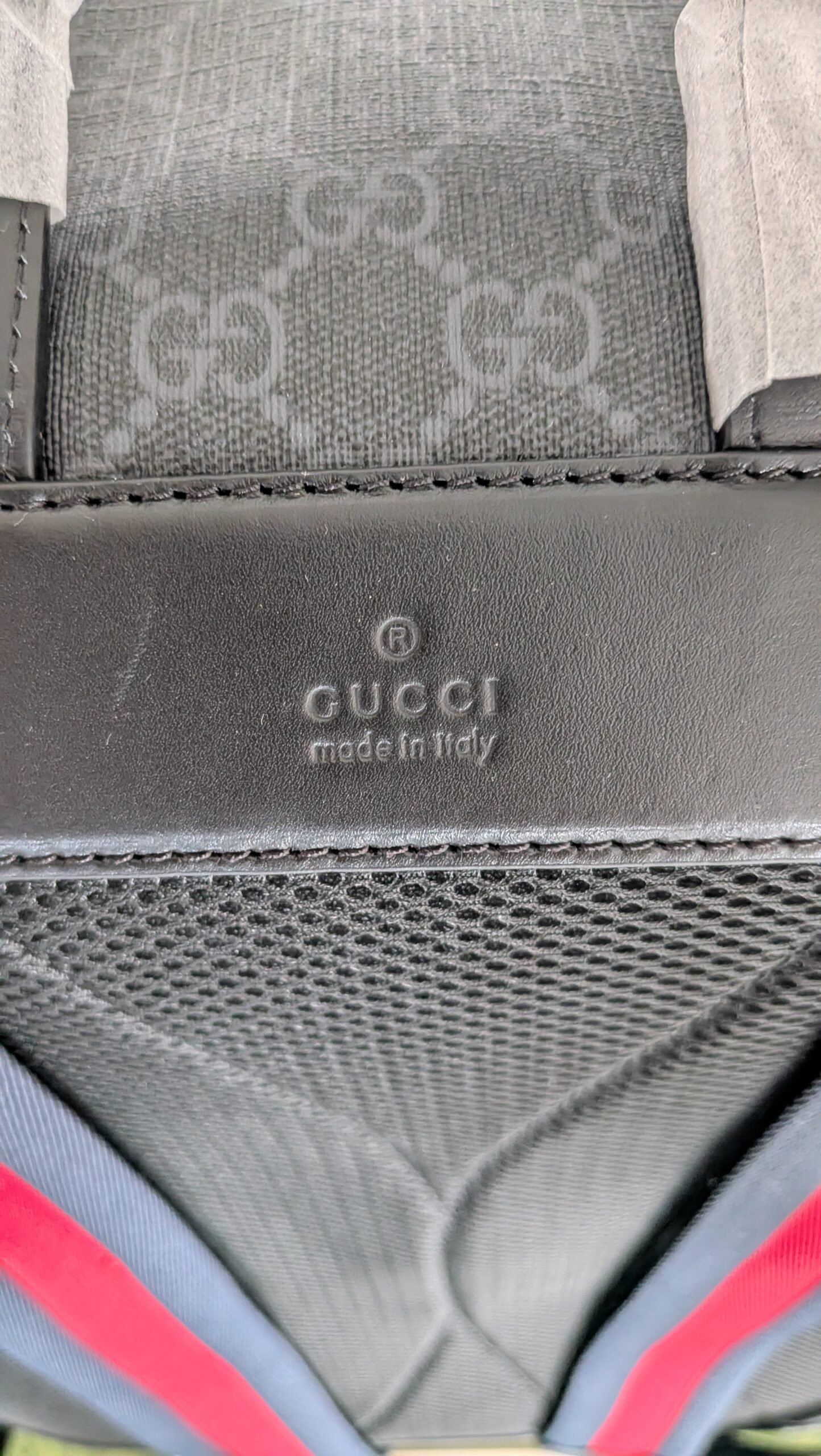 Gucci — Morral monograma gris