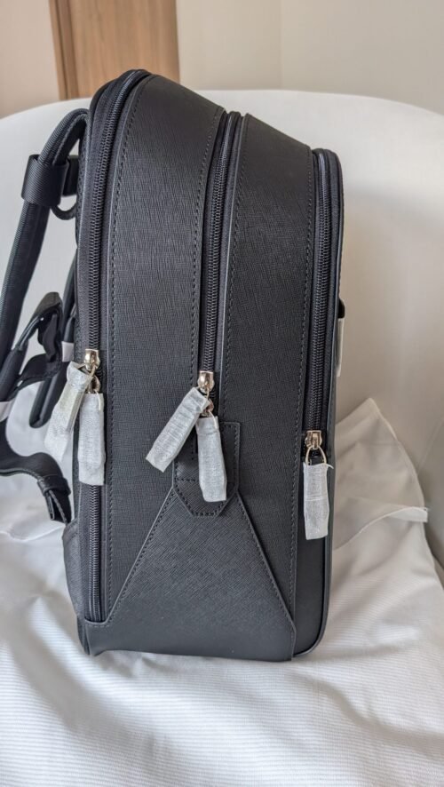 Montblanc — Morral negro con bolsillo frontal y doble cierre