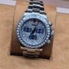 Rolex — esfera y bisel con detalles brillantes
