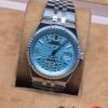 Rolex — esfera celeste con patrón y brazalete plateado