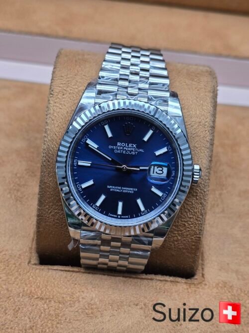Rolex — esfera azul y bisel estriado