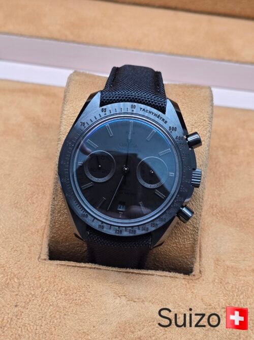 Omega — esfera gris oscura con dos subesferas