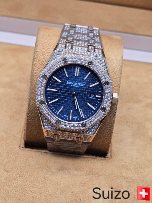 Audemars Piguet — esfera azul y brazalete brillante rosado