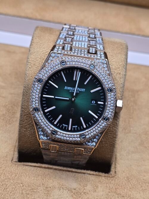 Audemars Piguet — esfera verde y brazalete brillante