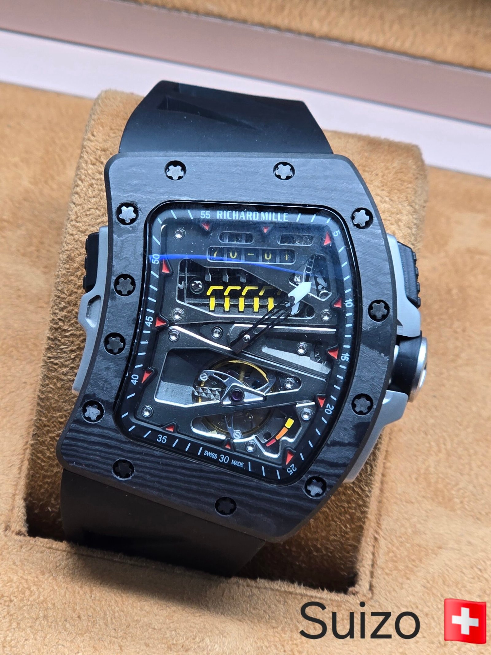 Richard Mille — esfera abierta y caja oscura