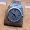 Bvlgari — esfera gris y caja geométrica
