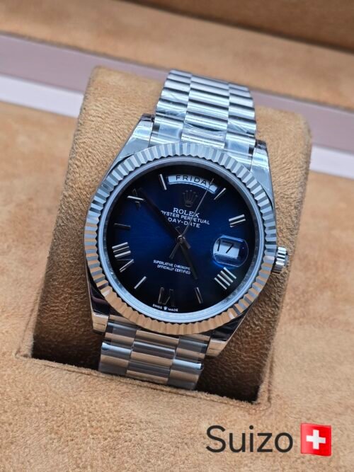 Rolex — esfera azul con indicador de día