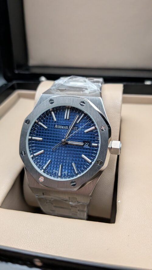 Audemars Piguet — esfera azul texturizada y brazalete de acero