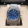 Audemars Piguet — esfera azul texturizada y brazalete de acero