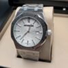 Audemars Piguet — esfera plateada texturizada y brazalete de acero