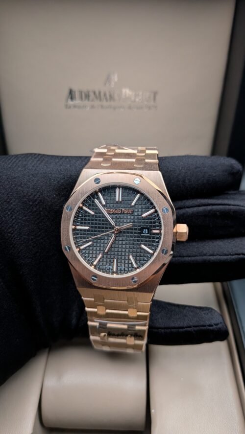 Audemars Piguet — esfera gris texturizada, caja y brazalete oro rosa