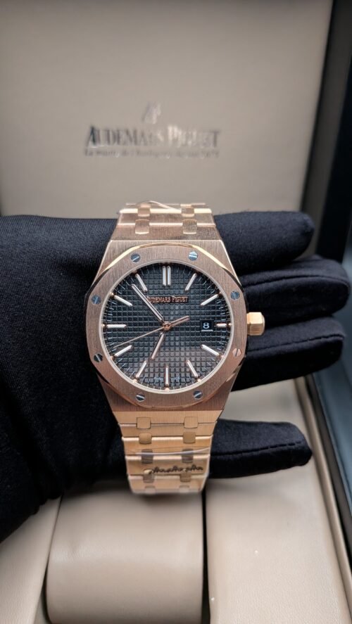 Audemars Piguet — esfera gris texturizada, caja y brazalete oro rosa