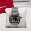 Cartier — caja cuadrada de acero, esfera negra con números romanos y brazalete de acero