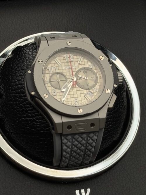 Hublot — cronógrafo con esfera gris texturizada, caja gris y correa de caucho gris