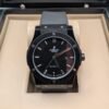 Hublot — esfera negra, caja negra y correa de caucho negra