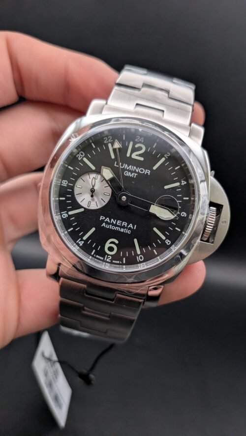Panerai — esfera negra con doble huso horario y brazalete de acero