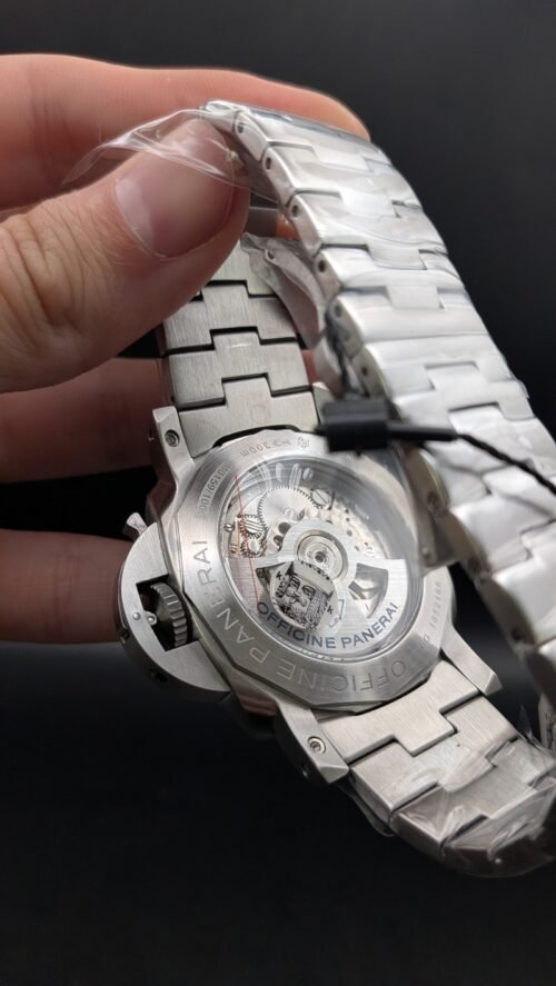 Panerai — esfera azul con segundero pequeño y brazalete de acero