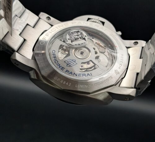 Panerai — esfera azul con segundero pequeño y brazalete de acero