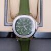 Patek Philippe — esfera verde con doble huso horario y correa de caucho verde