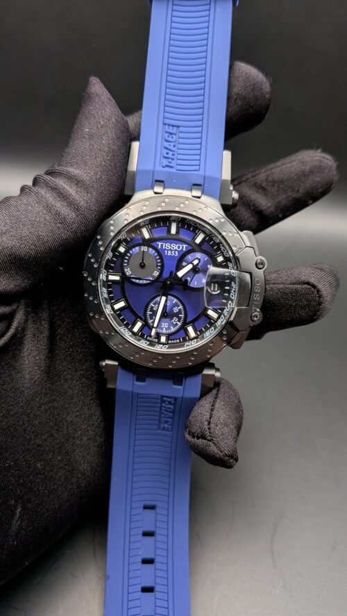 Tissot — cronógrafo con esfera azul, caja de acero y correa de caucho azul