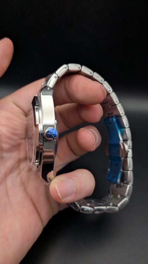 Vacheron Constantin — esfera azul con tourbillon a la vista y brazalete de acero