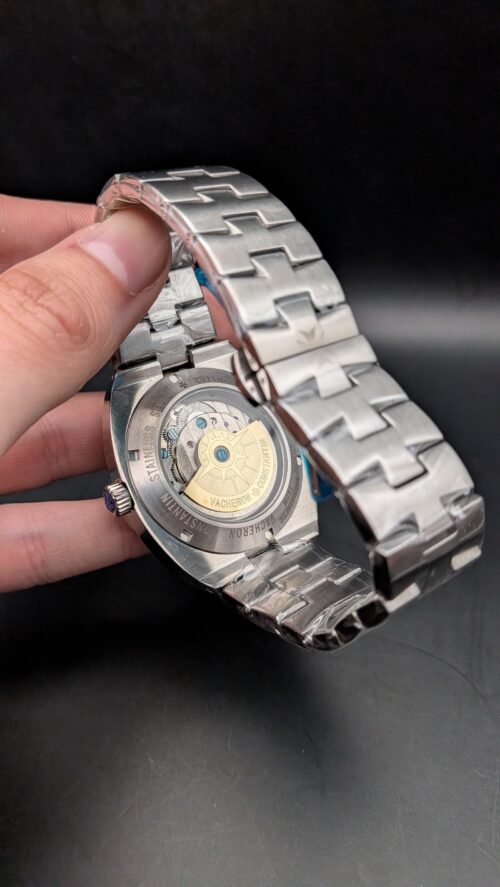 Vacheron Constantin — esfera azul con tourbillon a la vista y brazalete de acero