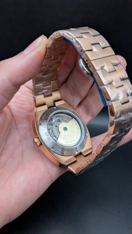 Vacheron Constantin — esfera negra con tourbillon a la vista, caja y brazalete oro rosa