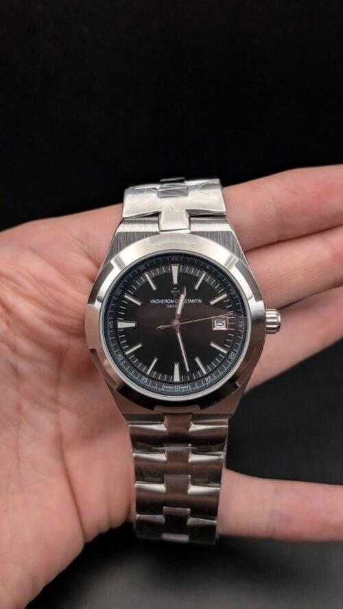 Vacheron Constantin — esfera gris oscura y brazalete de acero