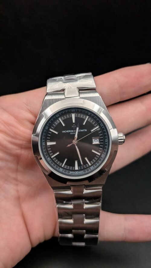 Vacheron Constantin — esfera gris oscura y brazalete de acero