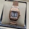 Cartier — caja cuadrada oro rosa con brillantes, esfera blanca y brazalete oro rosa