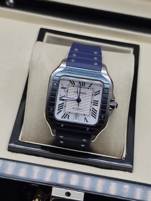 Cartier — caja cuadrada de acero, esfera blanca y correa de caucho azul