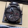 Diesel — esfera gris multizona con detalles rojos y correa negra